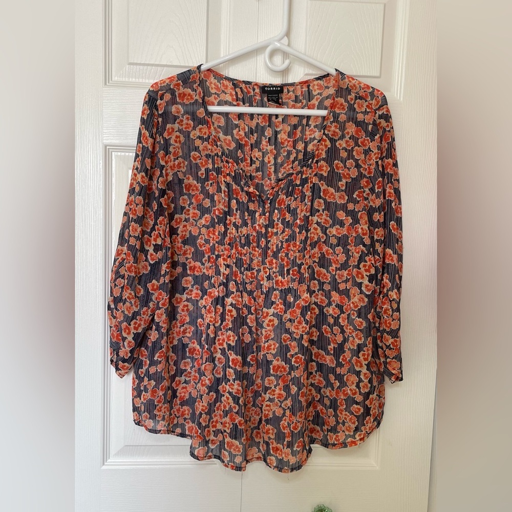 Torrid Women’s Size 1X orange blue white 3/4 sleeves sheer blouse polyester